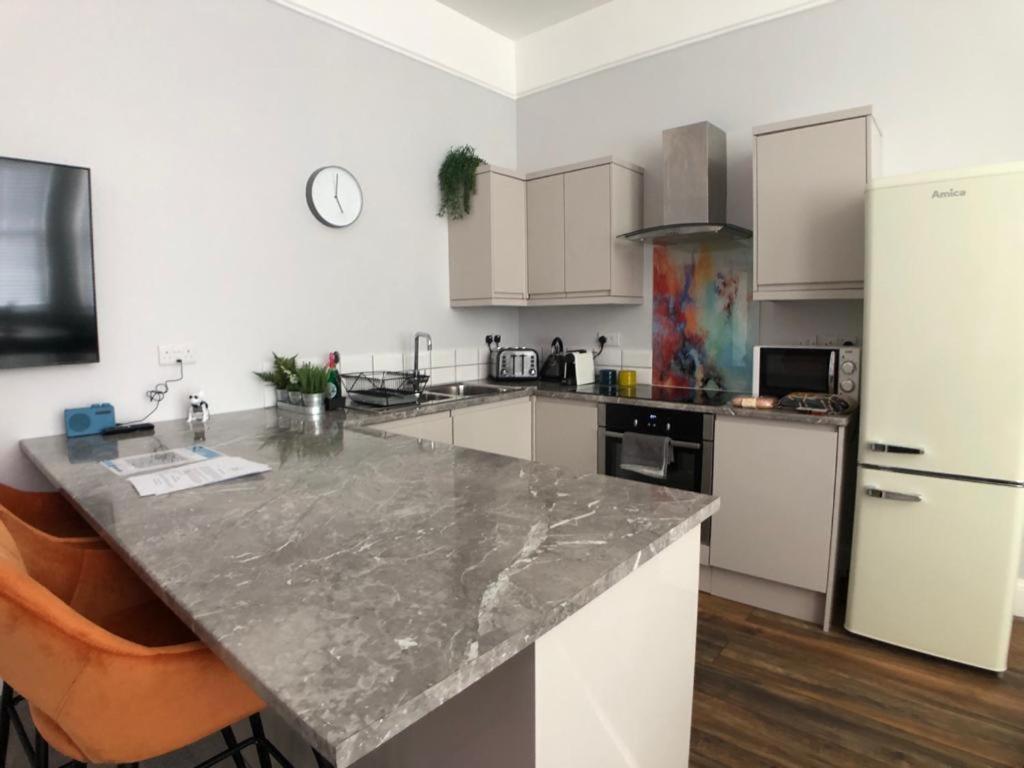 5 Spa Court, Boutique Holiday Apartment In Torquay Kültér fotó